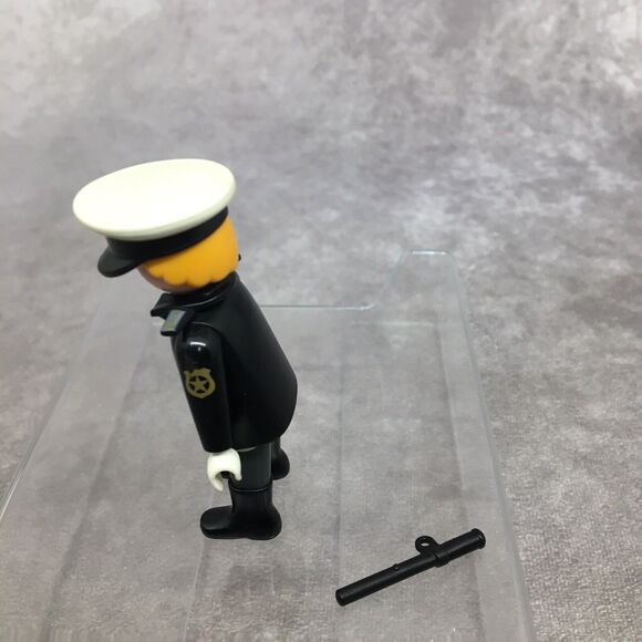 Playmobil Blond Policeman - Picture 3 of 4